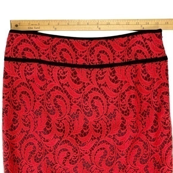 Magaschoni Skirt Vintage Womens 12 Red 3D Textured Paisley Laced Spilt Pencil‎ - Picture 7 of 12